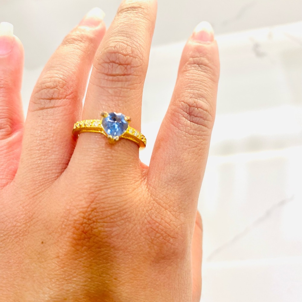 Exquisite Gold purple blue heart shaped stone ring size 6-7 Jewelry